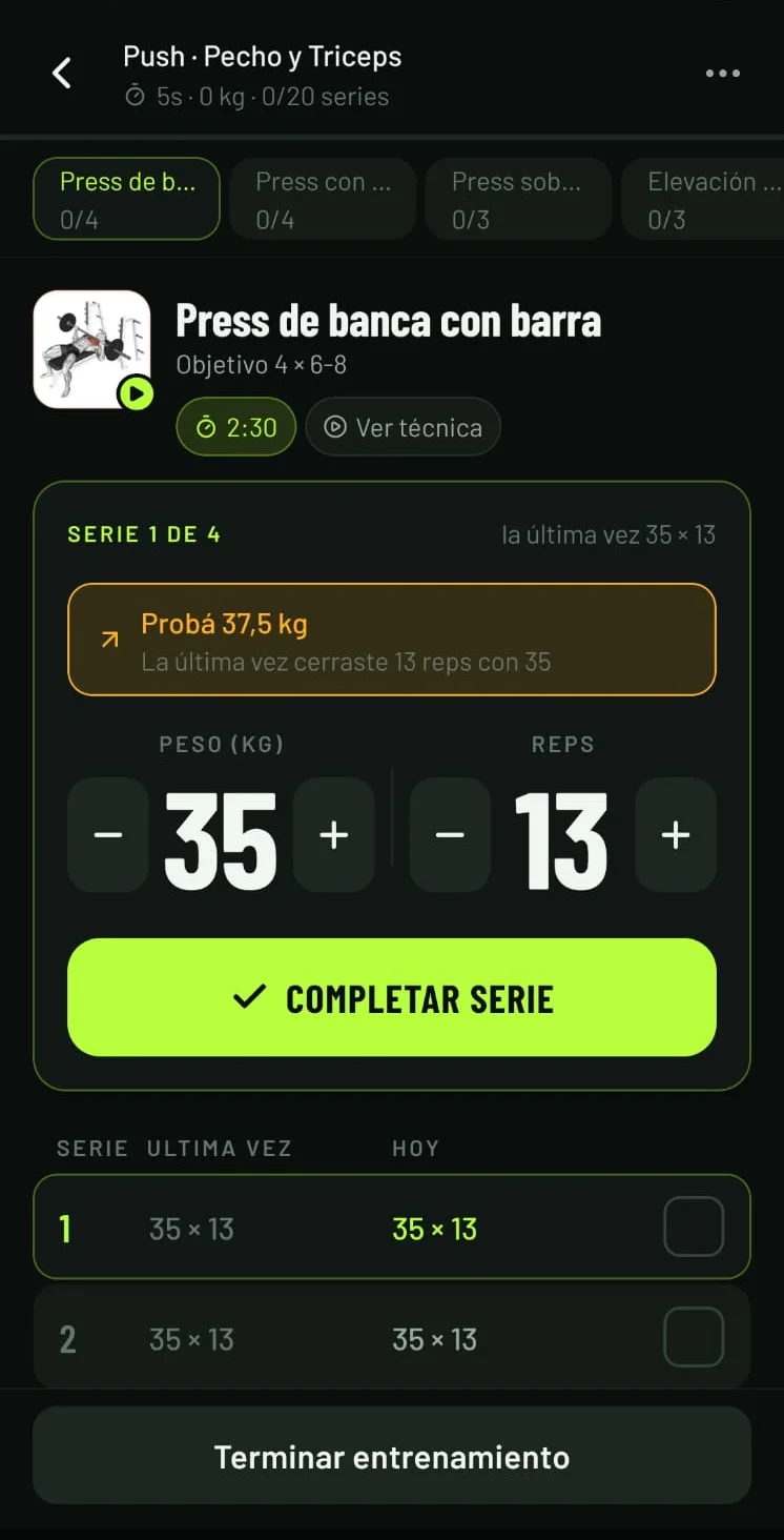 Ficha de un ejercicio en GymTrack, con la figura del movimiento y la técnica paso a paso.